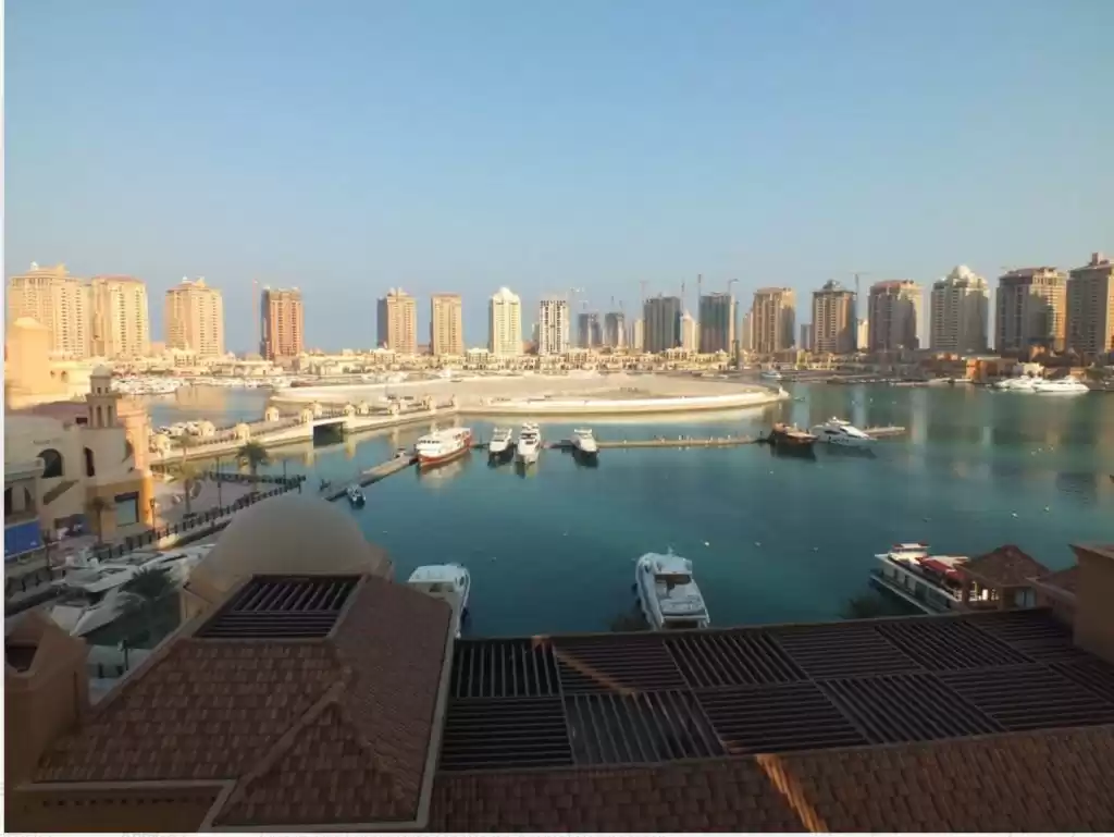 yerleşim Hazır Mülk 1 yatak odası F/F Apartman  kiralık içinde Al Sadd , Doha #8159 - 1  image 